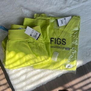 Brand new fig's sets with tags! Limited edition color